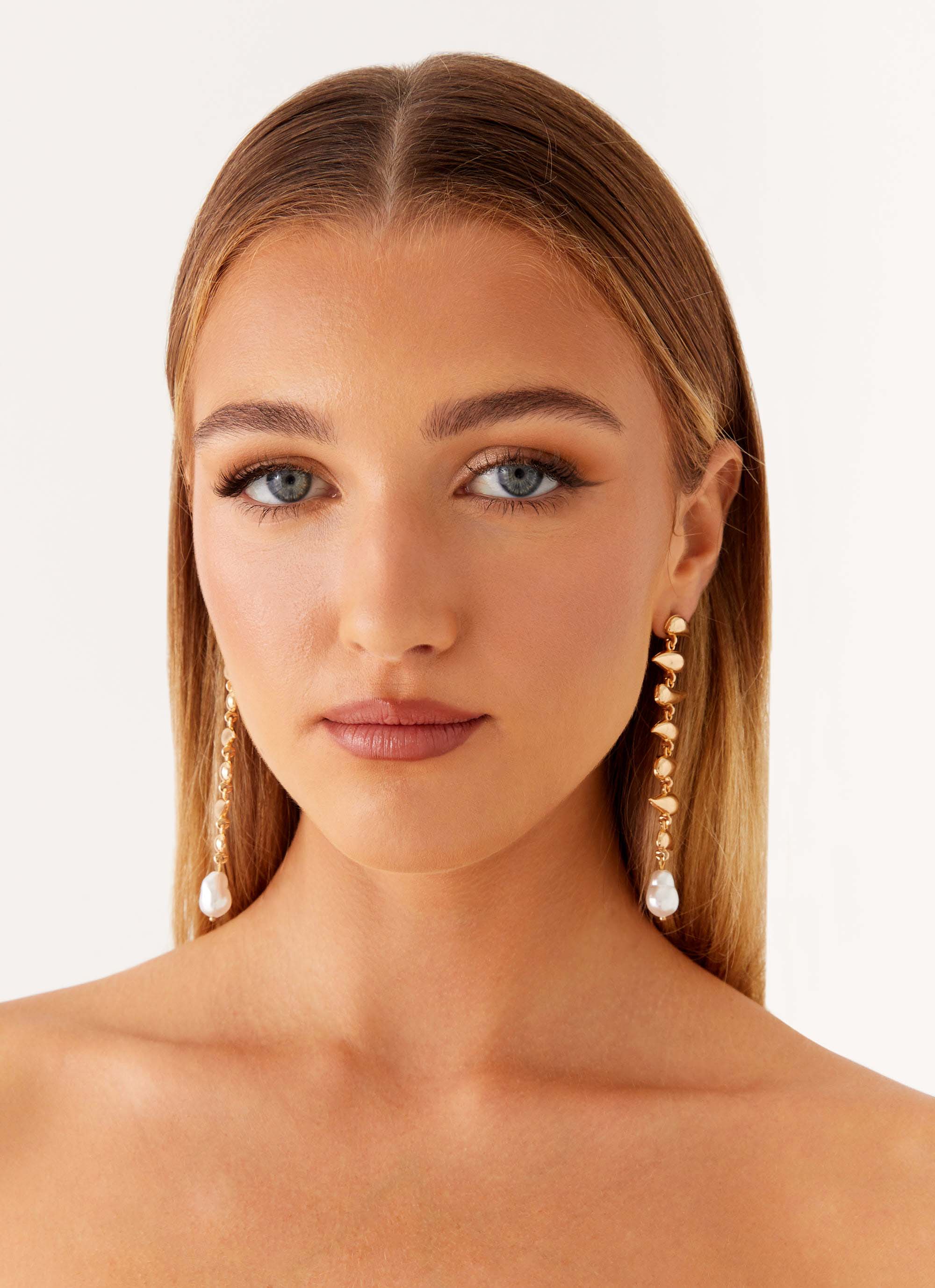 Jaylin Earrings - Pearl